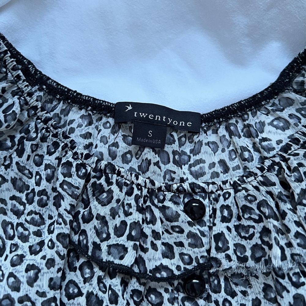 Y2K Leopard Print Sheer Ruffle Top - Picture 2 of 8